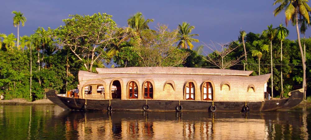 Kerala-honeymoon-romantic-package